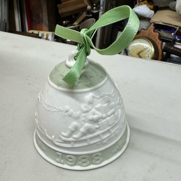 Lladro Christmas Bell Ornament 1988 Vintage White & Green Signed - Picture 1 of 12